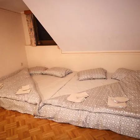 Pocitniska Hisa Med Vinogradi Apartment